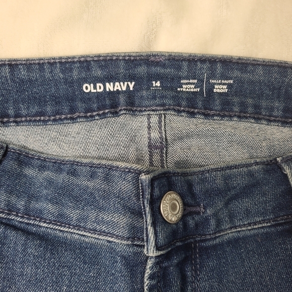 Old Navy WOW Straight Highrise Petite Jeans. Size 14P - Picture 8 of 8